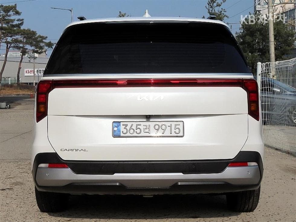 Киа The New (фейслифт) Канивал 4-то поколениеD2.2 9-местен Престиж - 4