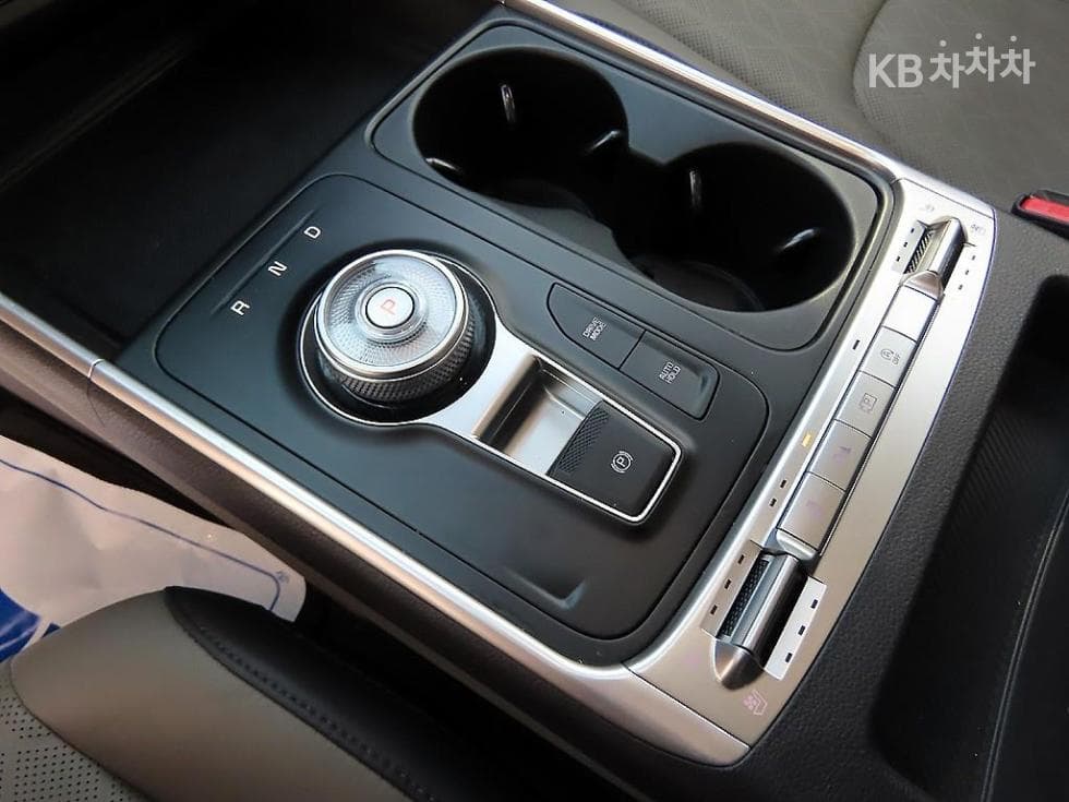 Киа The New (фейслифт) Канивал 4-то поколениеD2.2 9-местен Престиж - 11