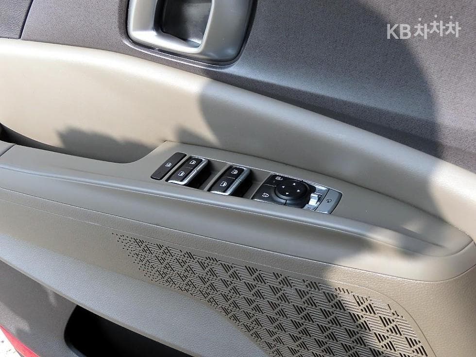 Киа The New (фейслифт) Канивал 4-то поколениеD2.2 9-местен Престиж - 12