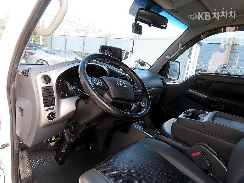 Киа The New (фейслифт) Бонго 3 (лек)1 тон Двойна Кабина Удължено междуосие 2WD GL - 8