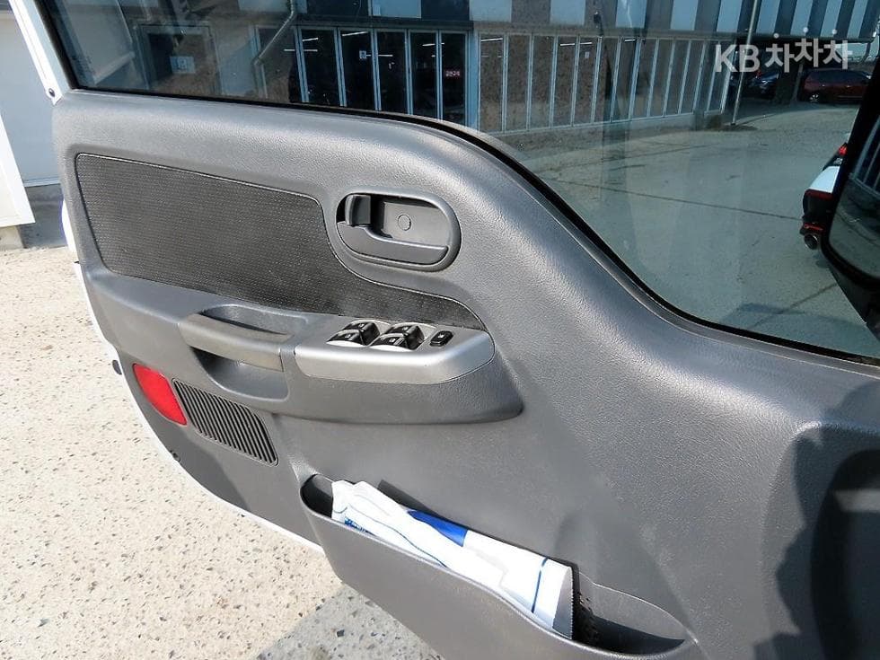 Киа The New (фейслифт) Бонго 3 (лек)1 тон Двойна Кабина Удължено междуосие 2WD GL - 12