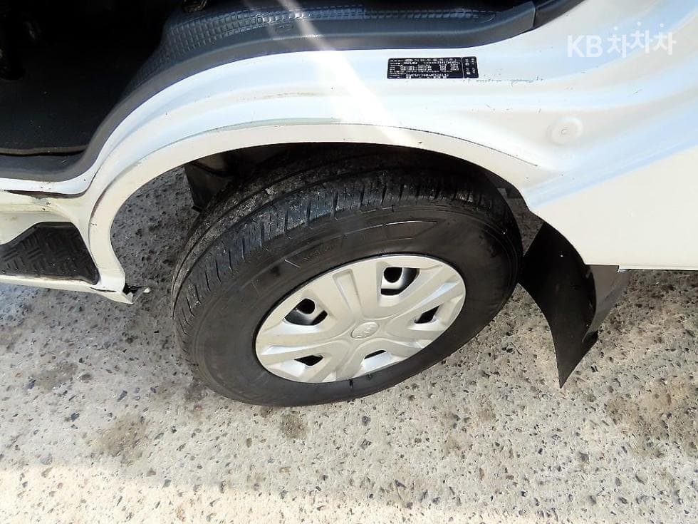 Киа The New (фейслифт) Бонго 3 (лек)1 тон Двойна Кабина Удължено междуосие 2WD GL - 18