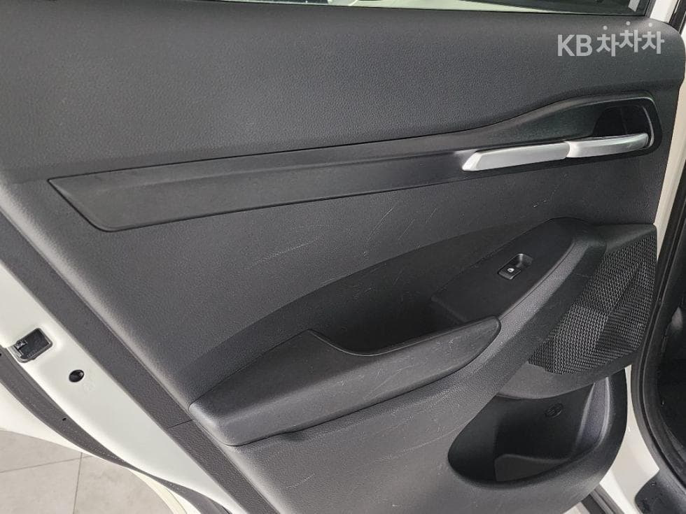 Kia Seltos1.6 Gasoline Turbo 2WD Prestige - 25