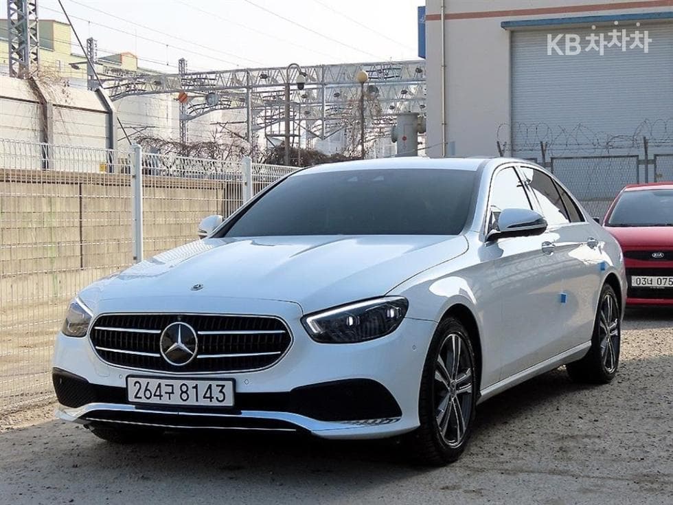 Mercedes-Benz E-Клас (W213) E350 4MATIC Avantgarde - Image 1