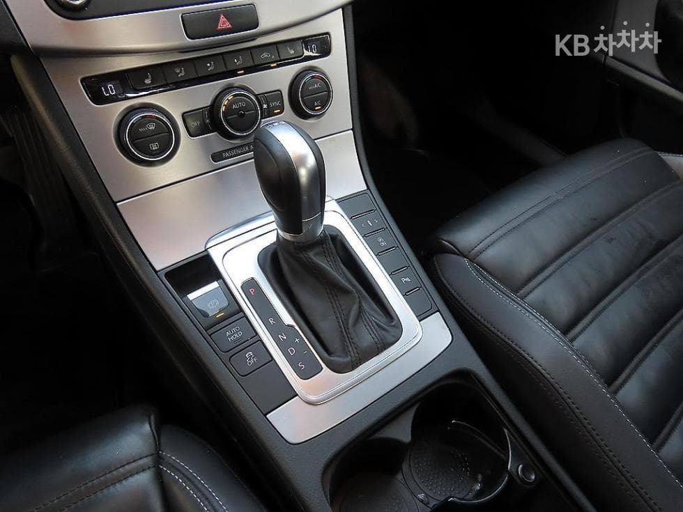 Volkswagen Нов CC2.0 Турбо Дизел Инжекция BlueMotion - 10