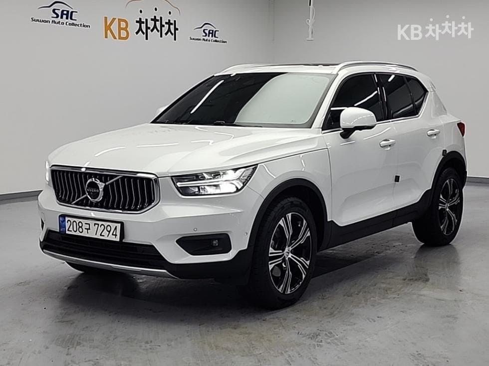 Volvo XC40 B4 AWD Inscription - Image 1