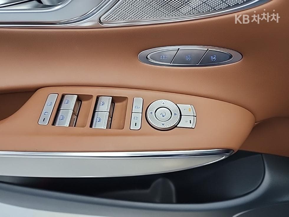 Дженезис GV70Бензин 2.5T AWD - 17