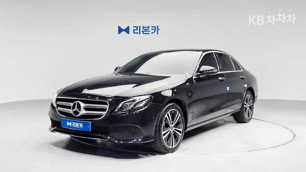 Mercedes-Benz E-Клас (W213) E220d Avantgarde - Image 1
