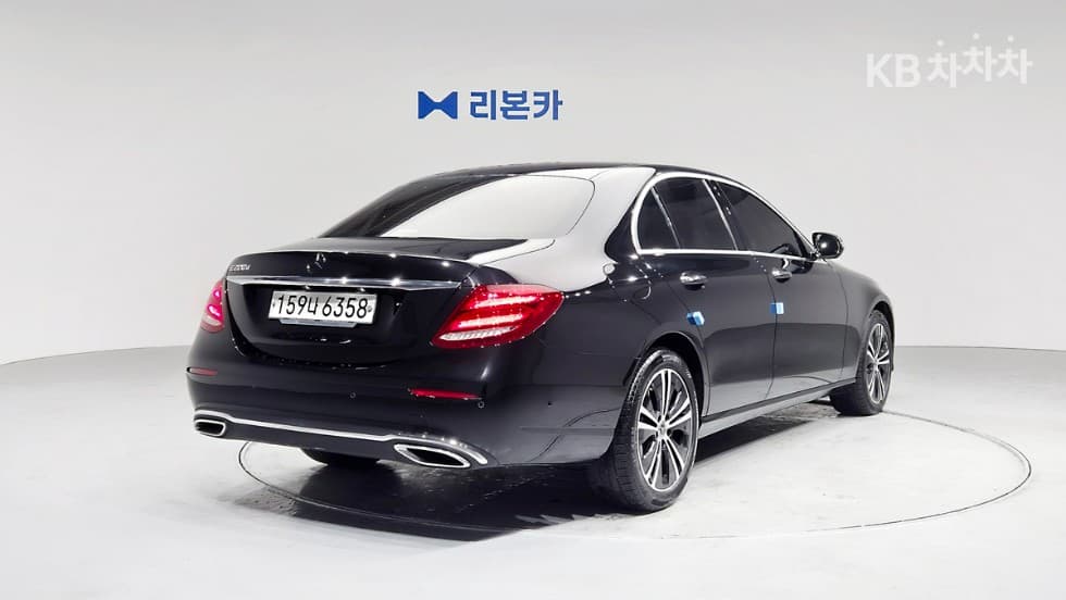 Mercedes-Benz E-Клас (W213)E220d Avantgarde - 4