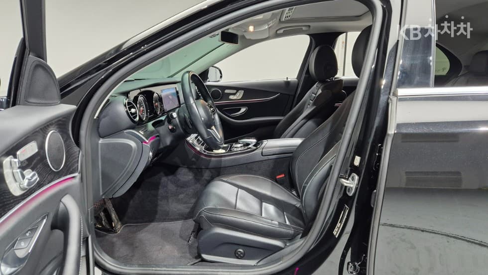 Mercedes-Benz E-Клас (W213)E220d Avantgarde - 9