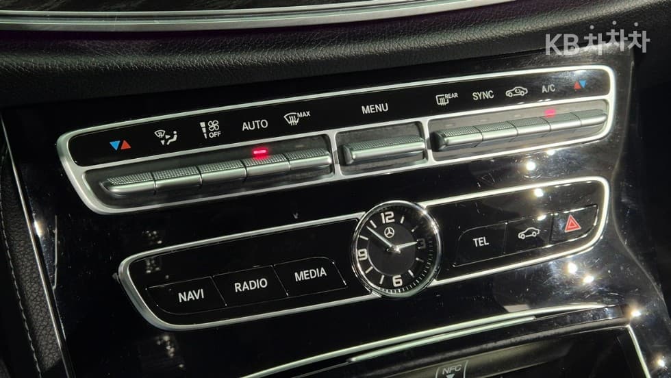 Mercedes-Benz E-Клас (W213)E220d Avantgarde - 17