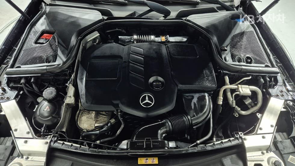 Mercedes-Benz E-Клас (W213)E220d Avantgarde - 6