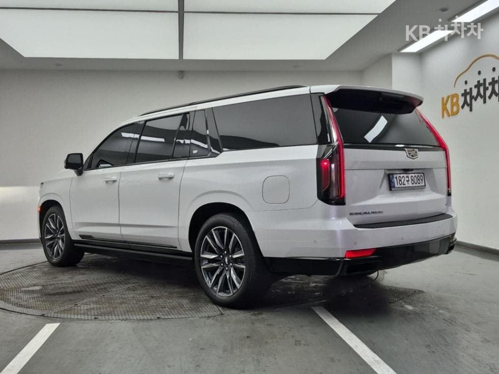 캐딜락 ESCALADE(5세대)6.2 V8 ESV Sport Platinum - 3