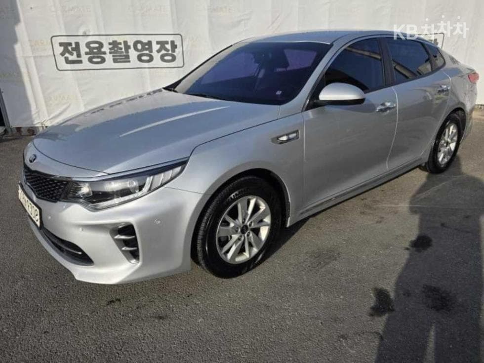 Kia K5 Second generation Rental car 2.0 LPI SX Prestige - Image 1