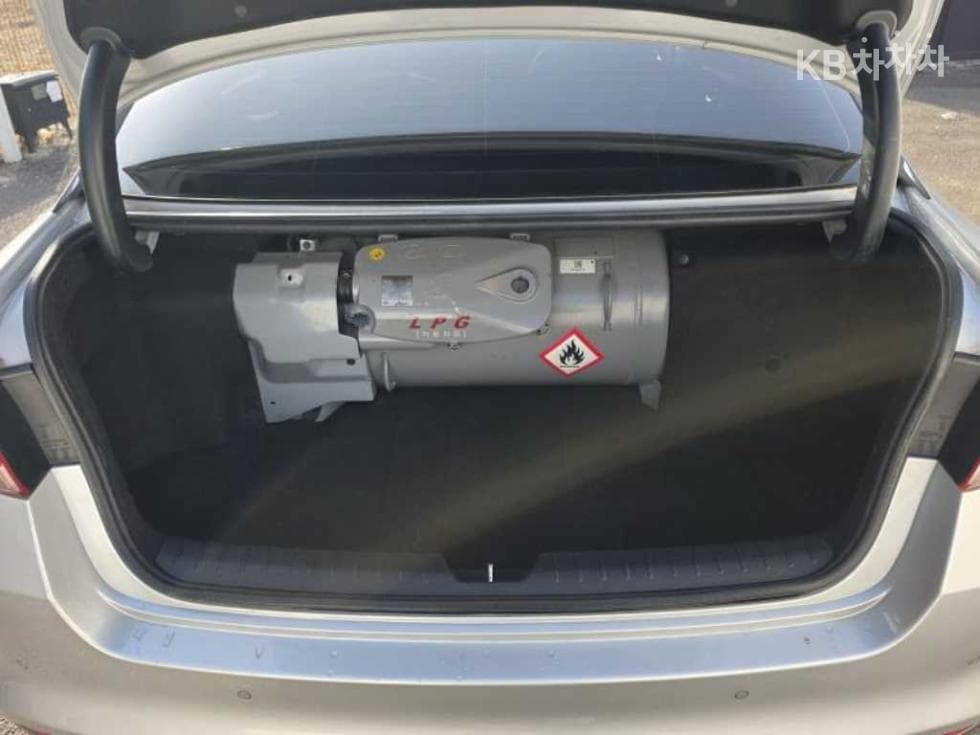 Kia K5 Second generationRental car 2.0 LPI SX Prestige - 4