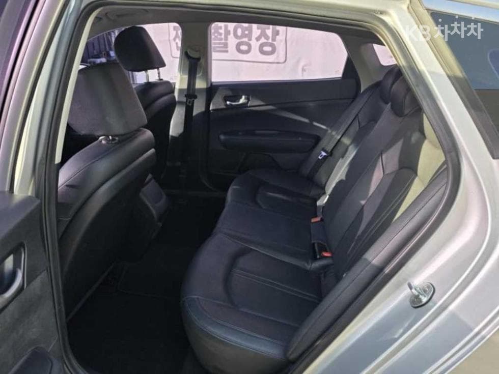 Kia K5 Second generationRental car 2.0 LPI SX Prestige - 5