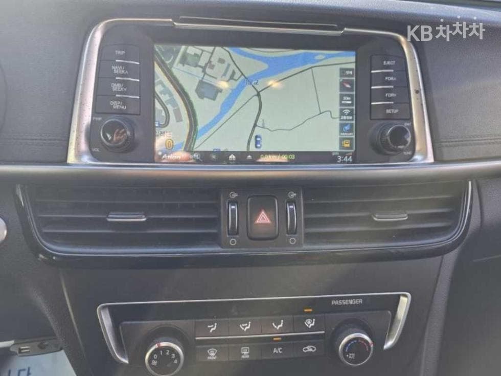 Kia K5 Second generationRental car 2.0 LPI SX Prestige - 14