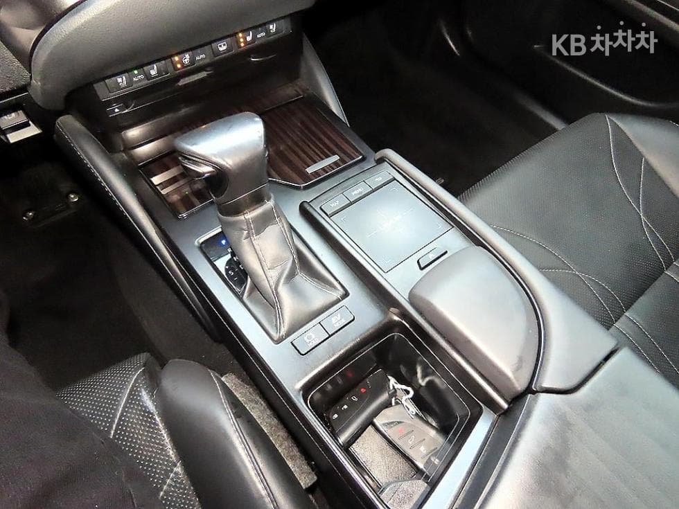 Lexus New 제너Ray (van)션 ES300h Supreme - 10