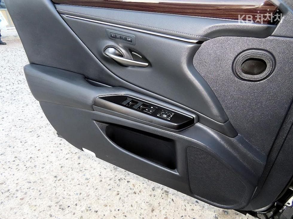 Lexus New 제너Ray (van)션 ES300h Supreme - 11