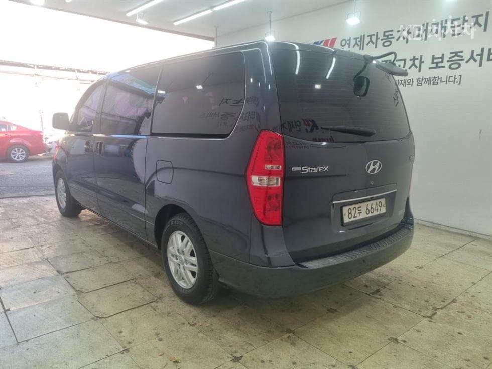 Хюндай The New (фейслифт) 그랜드 Star렉스Ван 5-местен Modern - 2