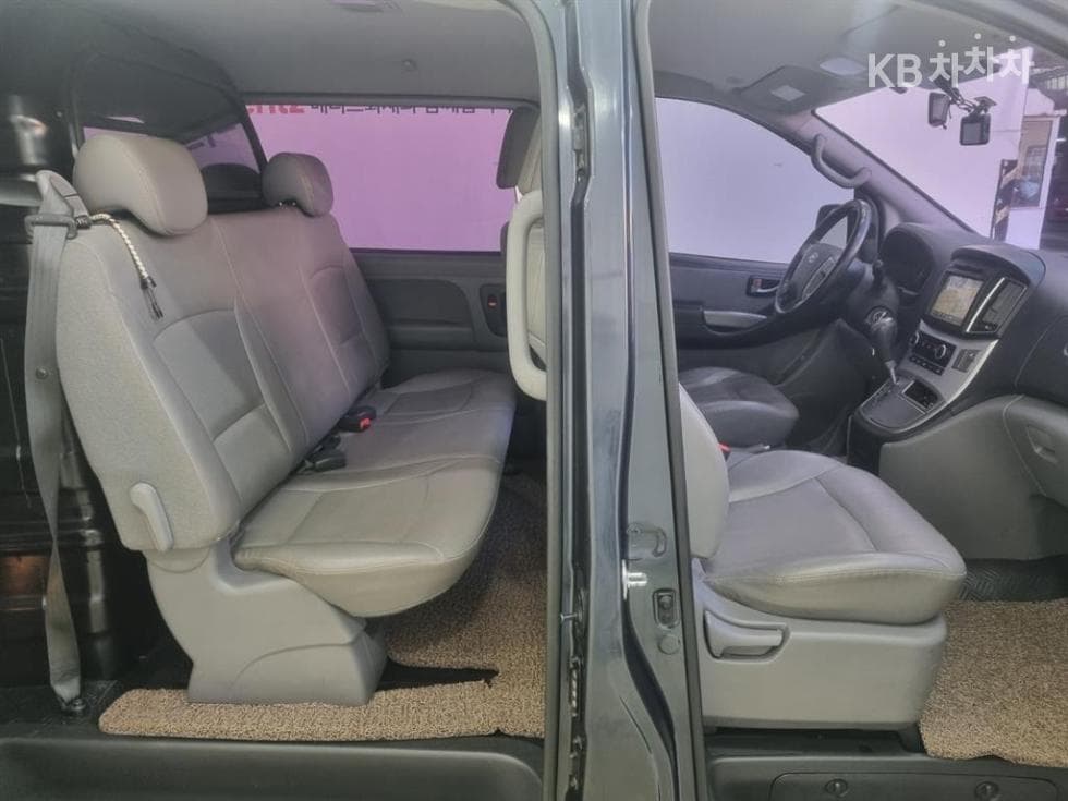 Хюндай The New (фейслифт) 그랜드 Star렉스Ван 5-местен Modern - 11