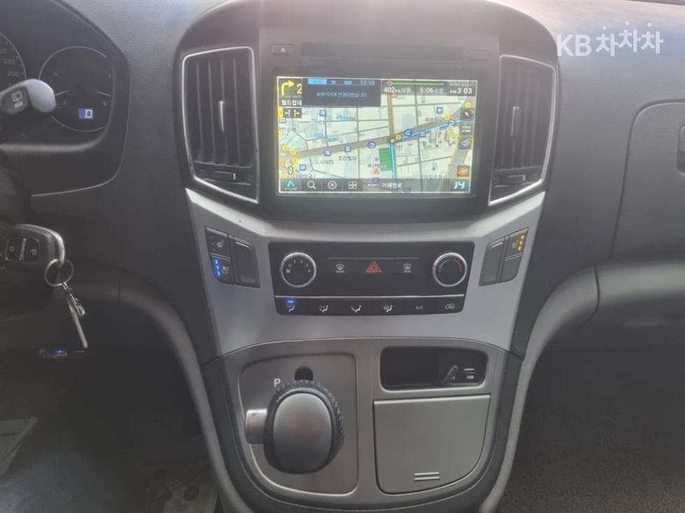 Хюндай The New (фейслифт) 그랜드 Star렉스Ван 5-местен Modern - 13