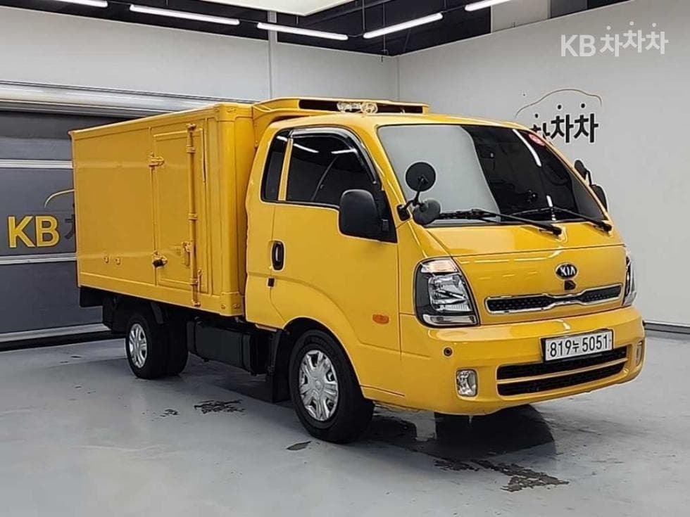 Киа The New (фейслифт) Бонго 3 (лек)냉동Товарна надстройка차 1 тон 저상형 Королевска кабина Удължено междуосие LБазов - 2