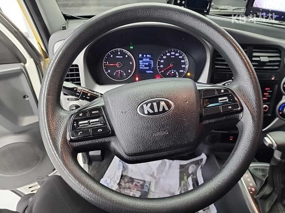 Киа The New (фейслифт) Бонго 3 (лек)냉동Товарна надстройка차 1 тон 저상형 Королевска кабина Удължено междуосие LБазов - 7