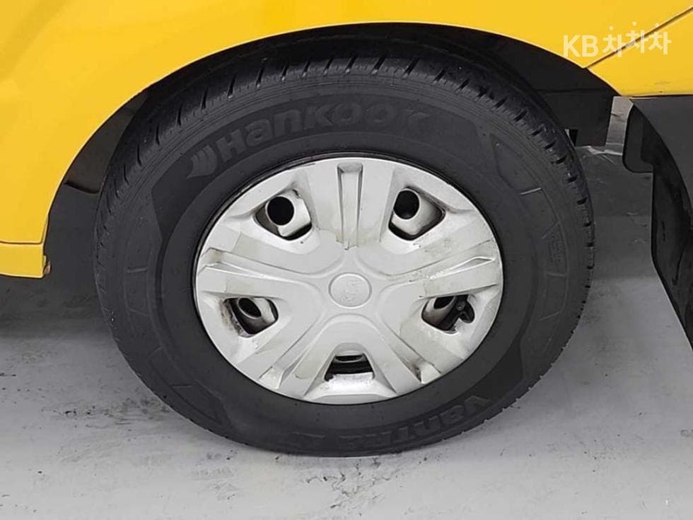 Киа The New (фейслифт) Бонго 3 (лек)냉동Товарна надстройка차 1 тон 저상형 Королевска кабина Удължено междуосие LБазов - 10