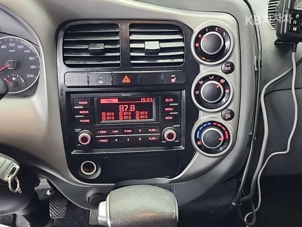 Киа The New (фейслифт) Бонго 3 (лек)냉동Товарна надстройка차 1 тон 저상형 Королевска кабина Удължено междуосие LБазов - 14