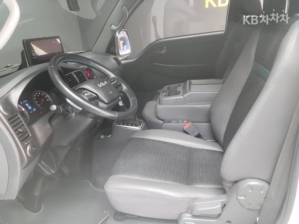 Киа The New (фейслифт) Бонго 3 (лек) EVBox Truck 1 тон 저상형 Королевска кабина Удължено междуосие Стандартен - 16