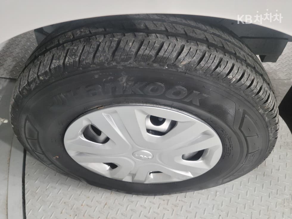 Киа The New (фейслифт) Бонго 3 (лек) EVBox Truck 1 тон 저상형 Королевска кабина Удължено междуосие Стандартен - 19