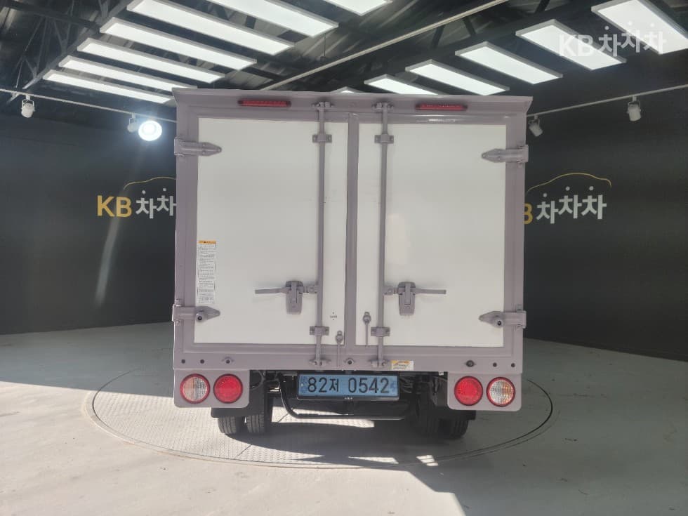 Киа The New (фейслифт) Бонго 3 (лек) EVBox Truck 1 тон 저상형 Королевска кабина Удължено междуосие Стандартен - 7