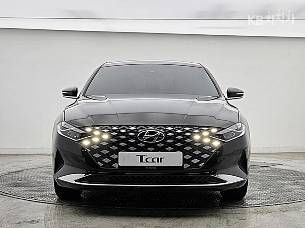 Hyundai The New (facelift) Grandeur (Azera)LPi 3.0 Rental car Modern - 3