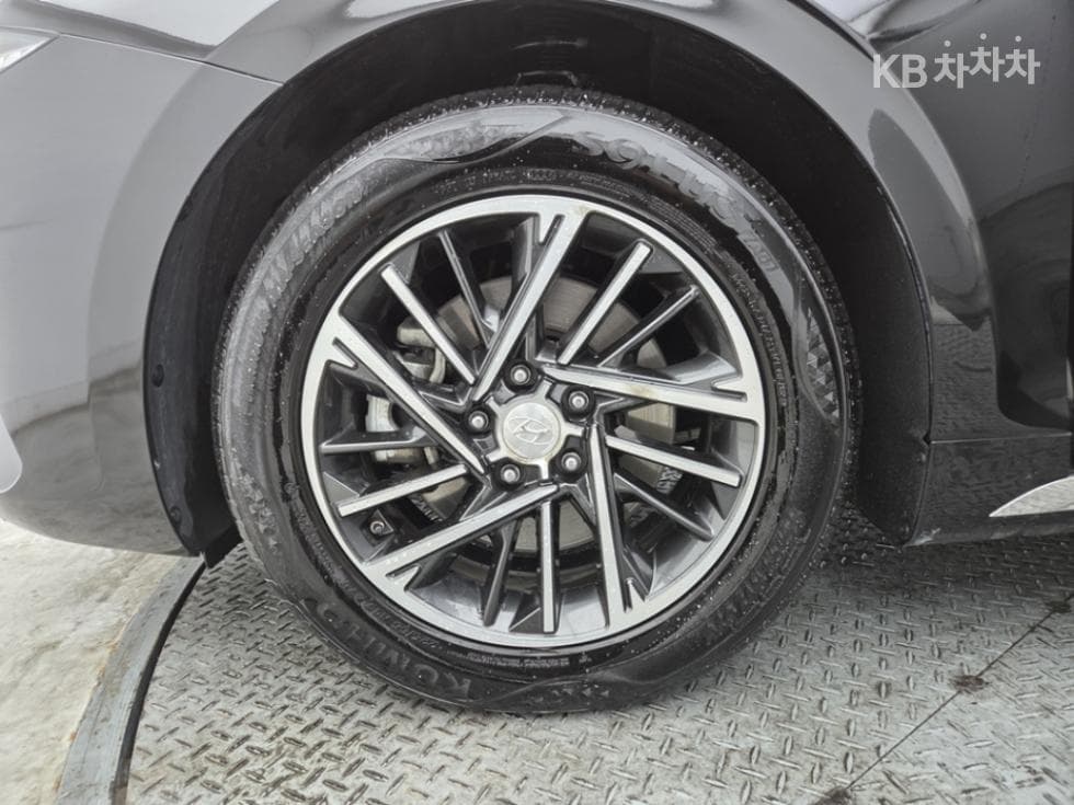 Hyundai The New (facelift) Grandeur (Azera)LPi 3.0 Rental car Modern - 5