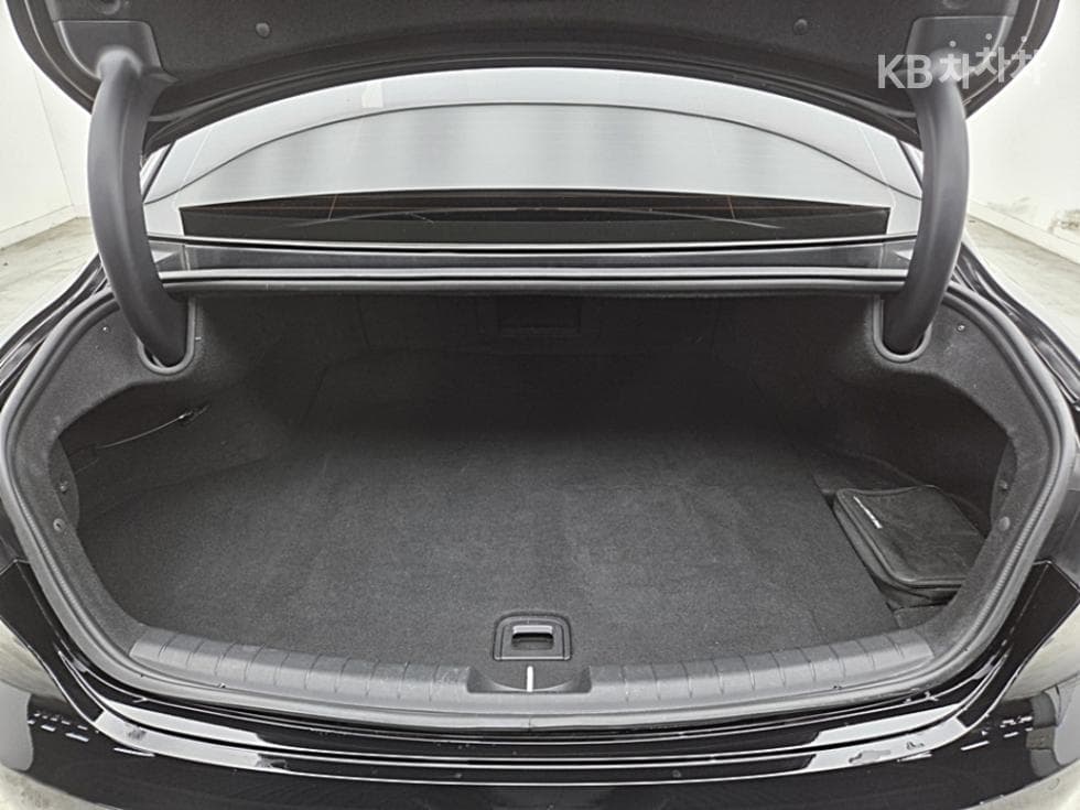 Hyundai The New (facelift) Grandeur (Azera)LPi 3.0 Rental car Modern - 10