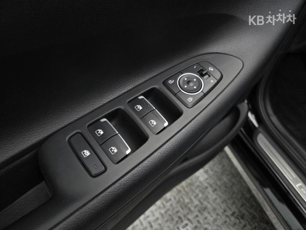 Hyundai The New (facelift) Grandeur (Azera)LPi 3.0 Rental car Modern - 14