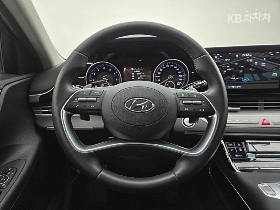 Hyundai The New (facelift) Grandeur (Azera)LPi 3.0 Rental car Modern - 16