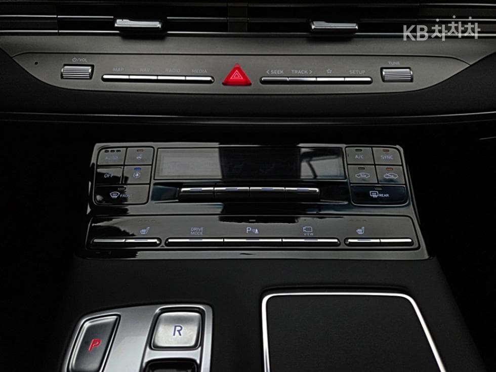 Hyundai The New (facelift) Grandeur (Azera)LPi 3.0 Rental car Modern - 21