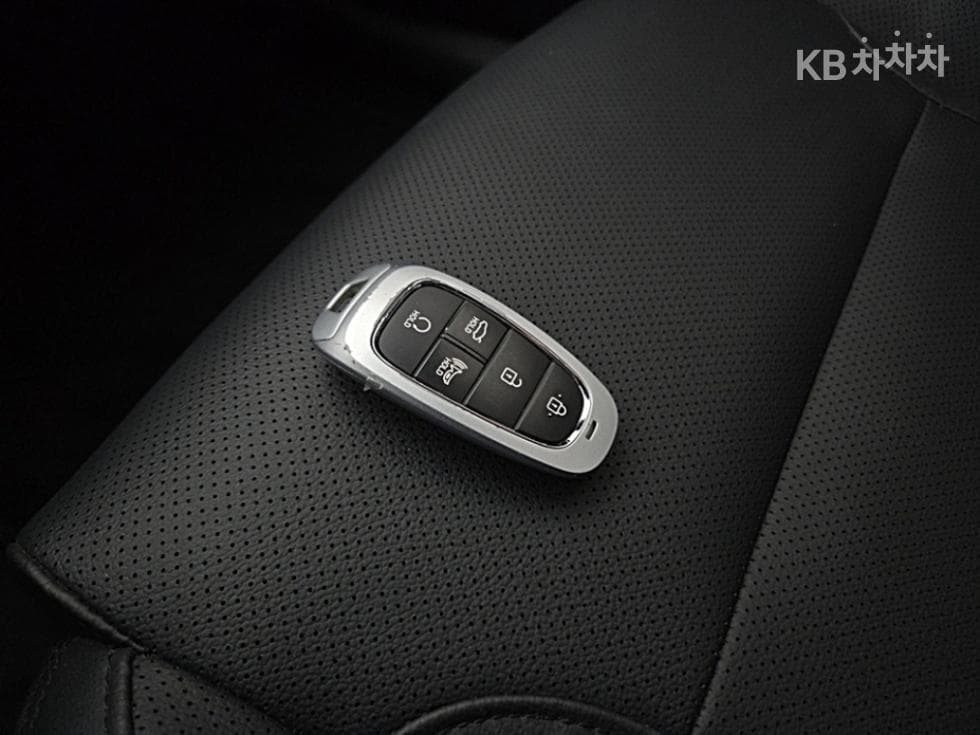 Hyundai The New (facelift) Grandeur (Azera)LPi 3.0 Rental car Modern - 23