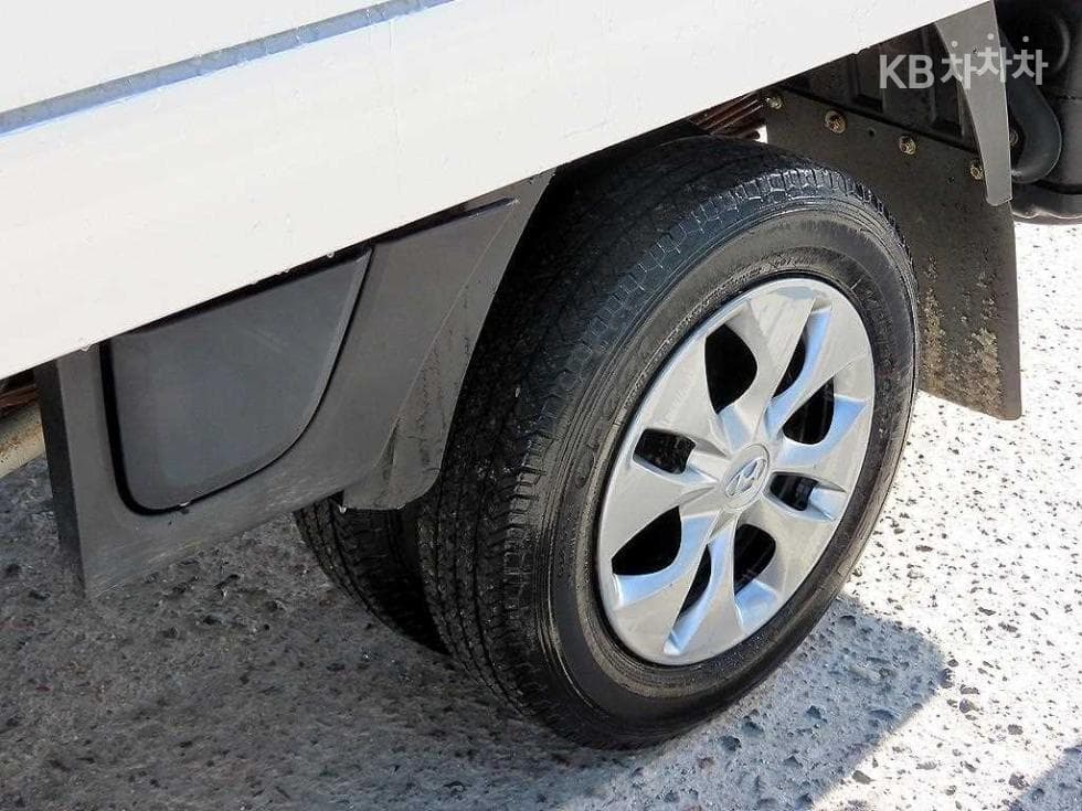 Hyundai Porter 2Extra Long 하이Box Truck Super Cab Smart - 16