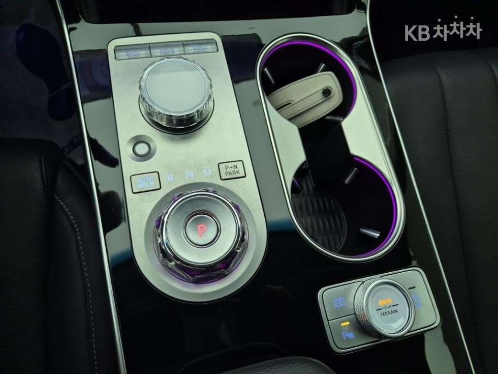 Genesis GV802.5 Turbo Gasoline AWD - 8