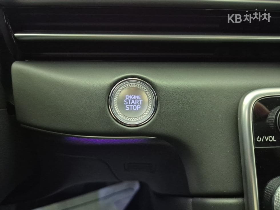 Genesis GV802.5 Turbo Gasoline AWD - 17