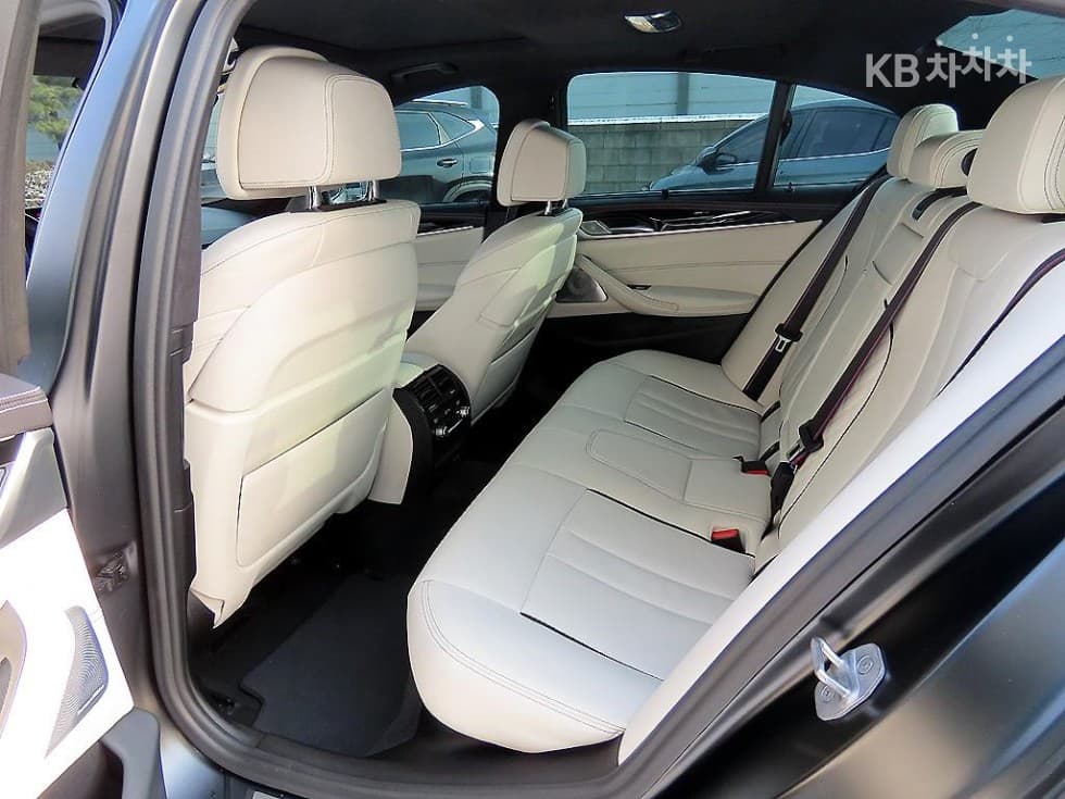 BMW 올Нов5 Серия (G30)M550i xDrive - 6