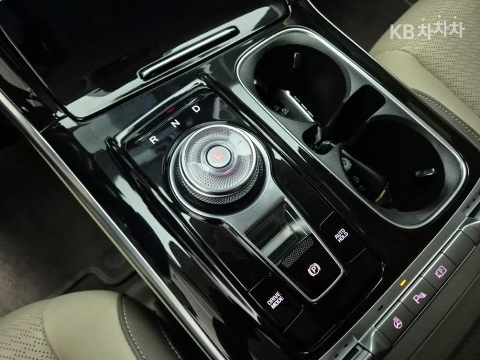 Kia Carnival 4th generationG3.5 GDI 9-seater Signature - 8