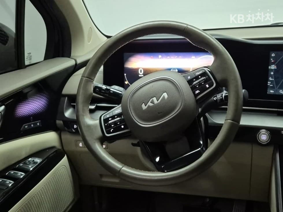 Kia Carnival 4th generationG3.5 GDI 9-seater Signature - 9