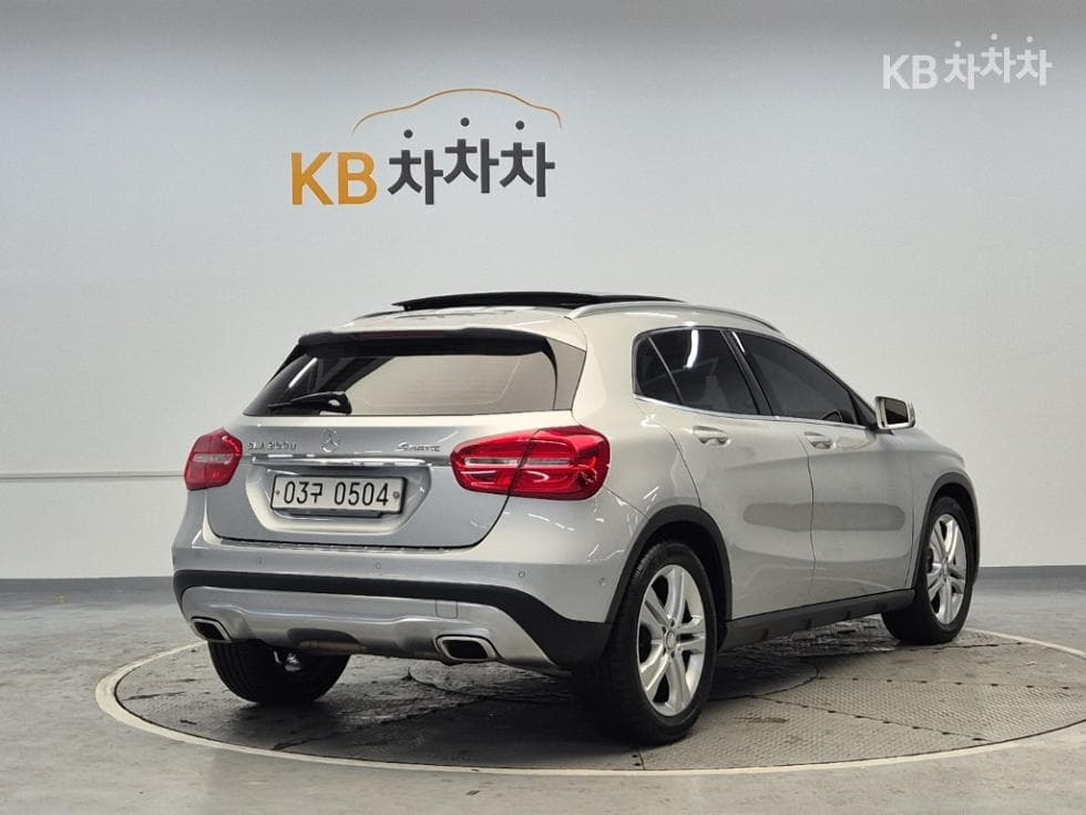 Mercedes-Benz GLA X156GLA200 d 4매틱 - 3