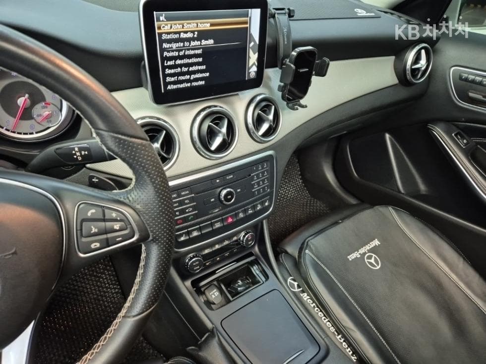 Mercedes-Benz GLA X156GLA200 d 4매틱 - 10