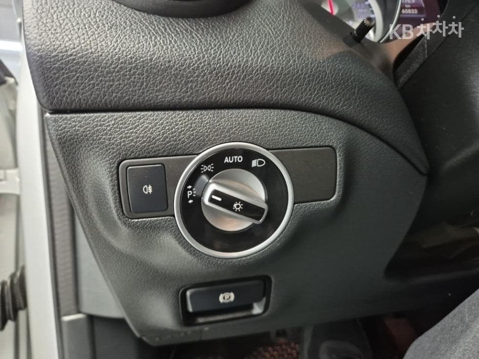 Mercedes-Benz GLA X156GLA200 d 4매틱 - 18