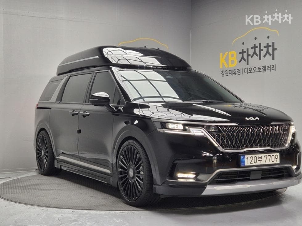 Киа Канивал 4-то поколение Висок Лимузин (Канивал) G3.5 GDI 4-местен Signature - Image 1